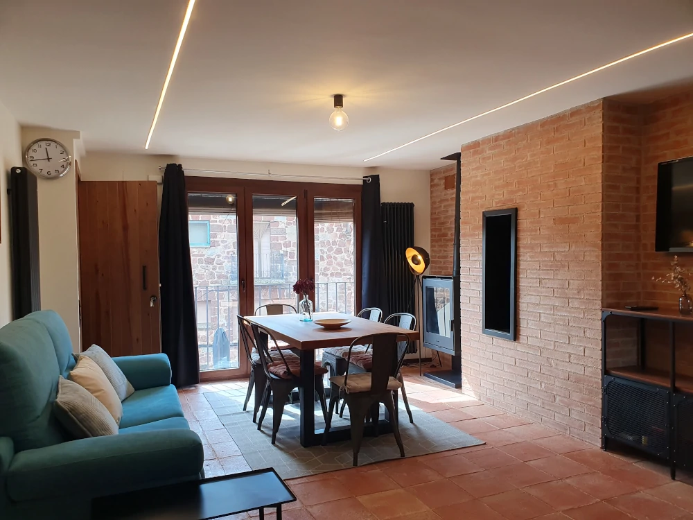 Salón comedor del apartamento Scala Dei en la casa rural Secret de Prades